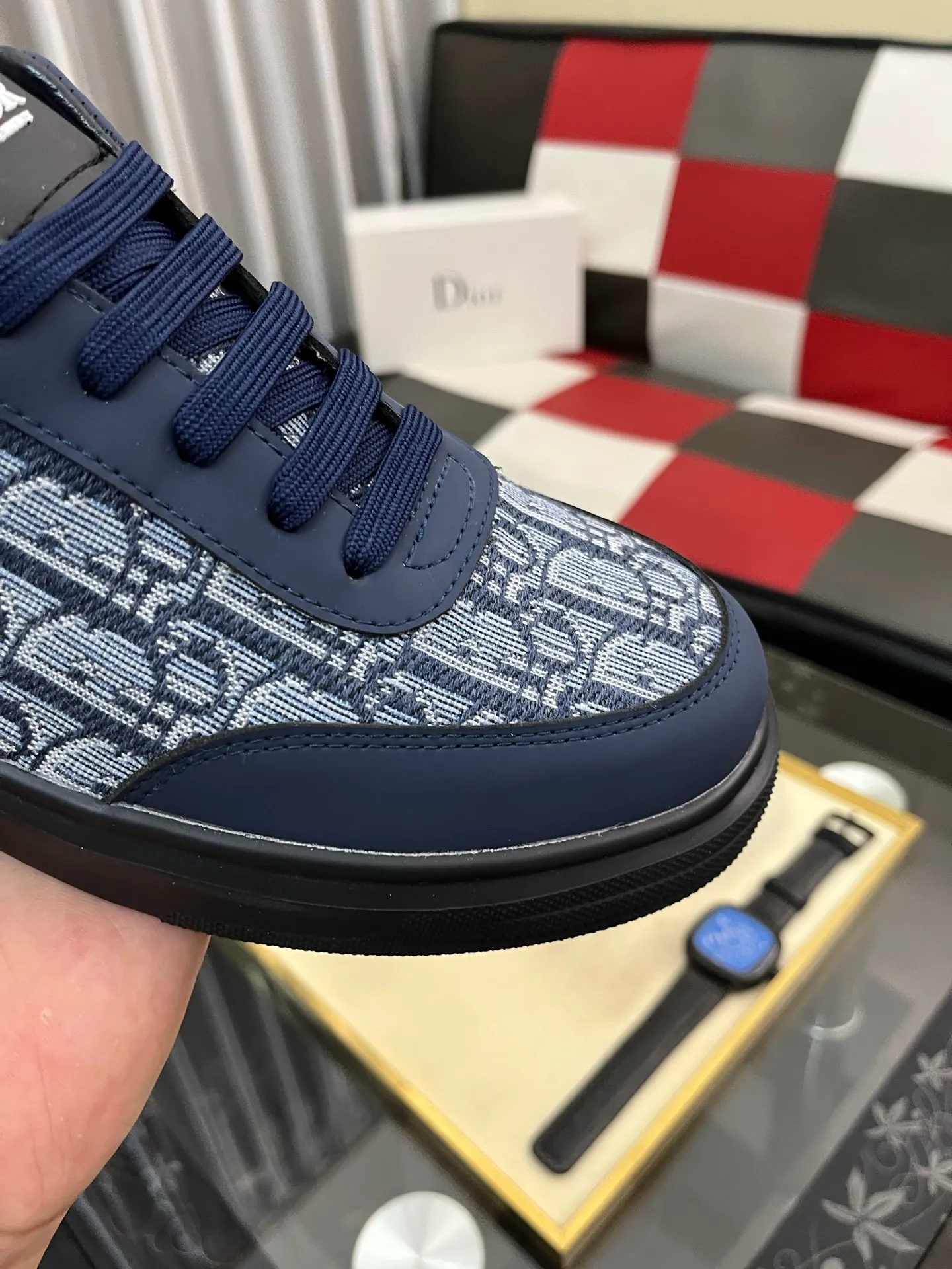 Men's shoes 💰400⌚️⌚️【Dior*DIAO】original quality.~ Unique modern style sneakers. 🏃A must-have casual shoe for trendy men😍😍 Original brand imported from Italy, imported original leather, sheep lining (refuses to discolor and grind feet) Sole: Original sole provided by the original factory, French lazy style design ⚠️Fit to the feet Original quality code number: 38-443️⃣Colors available
